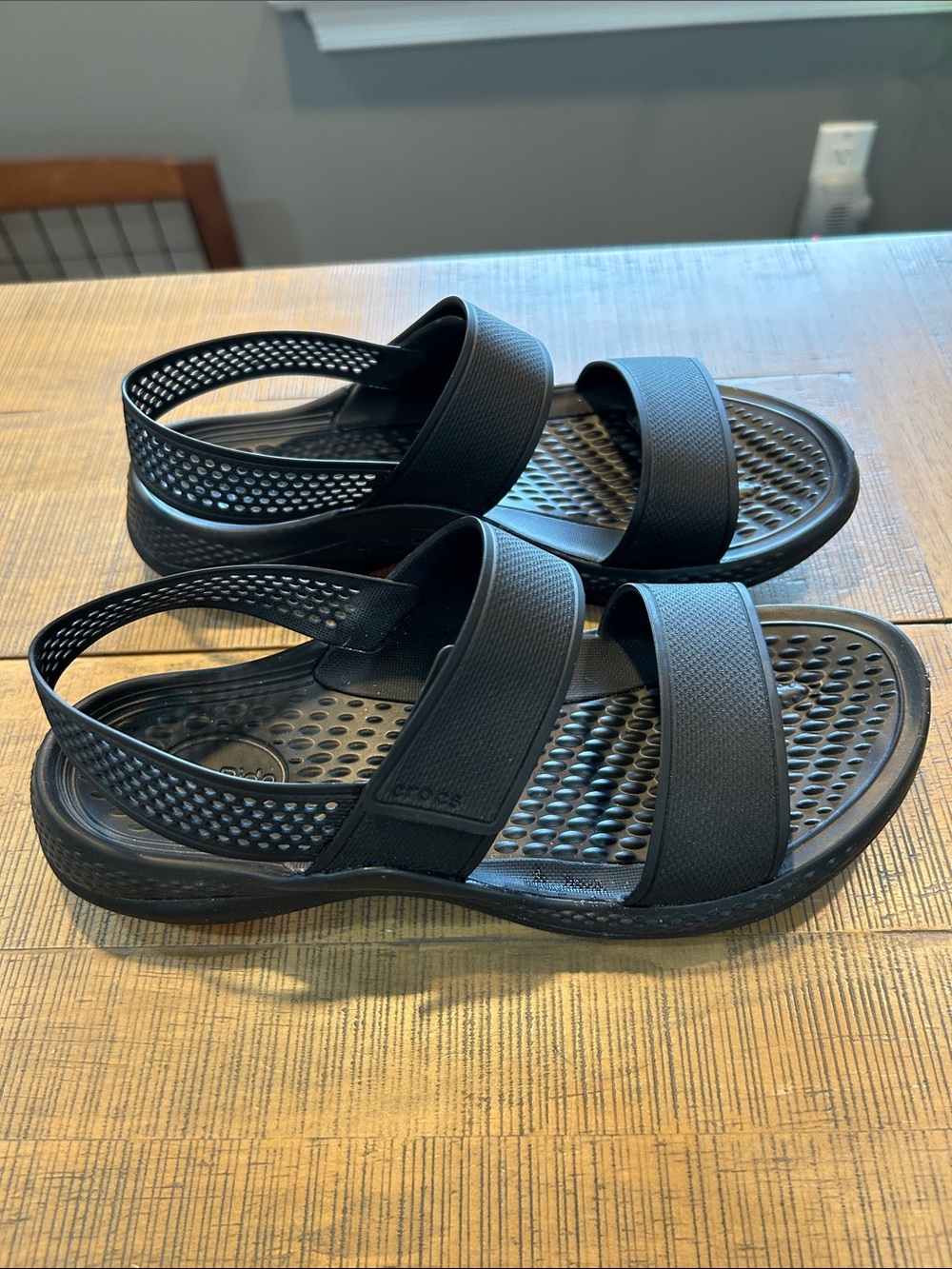 NWOT Crocs Black Sport Sandals Size US 7 - Picture 2 of 7